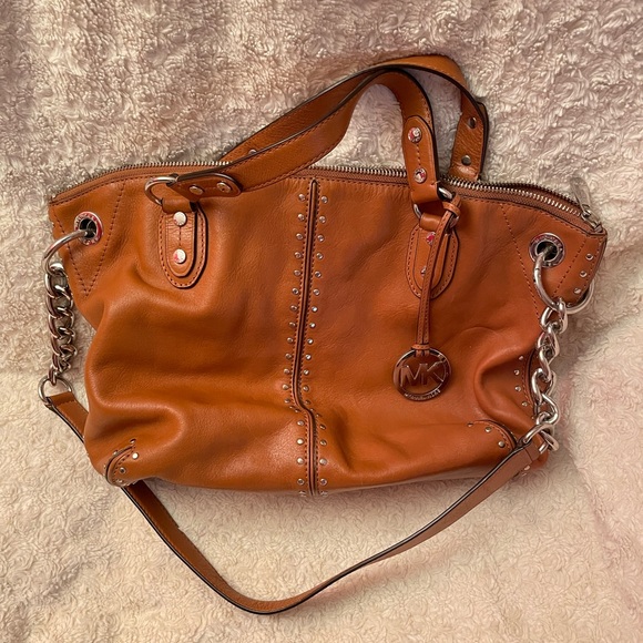 Michael Kors Uptown Astor Studded Leather Satchel/Tote 2 handles 1 Strap Camel - Picture 2 of 10